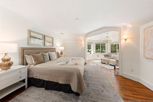 38 Pequot Trl, Westport CT 06880-2930 exterior