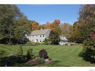 35 Aarons Ct, Ridgefield CT  06877-1118 exterior