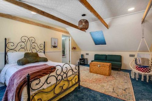 1 Millet St, Huntington Station NY 11746-8021 exterior