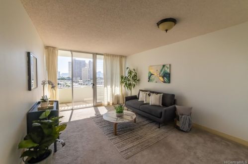 796 Isenberg St, Honolulu, HI 96826-2928