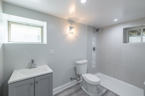 5437 Thomas St, Chicago IL 60651-2813 exterior