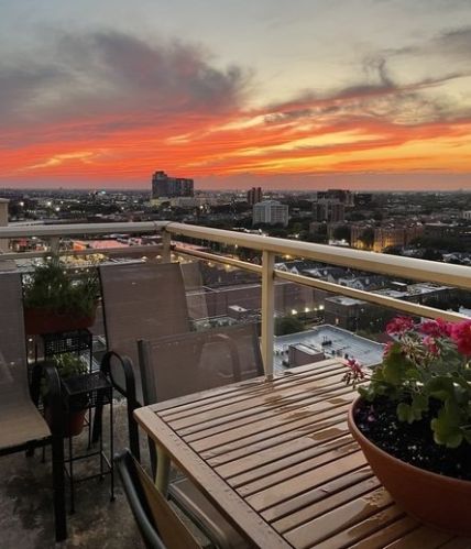 230 Division St, Chicago IL  60610-4319 exterior