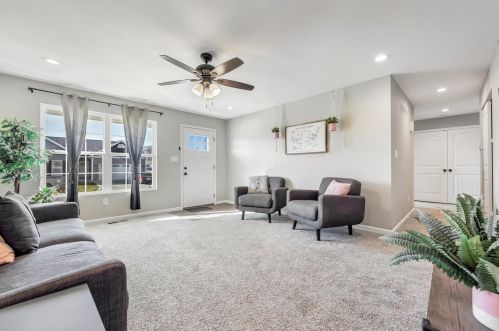 250 Village Circle Dr, Winfield MO 63389-2051 exterior