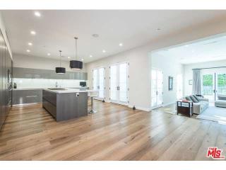 321 La Jolla Ave, Los Angeles CA  90048-2230 exterior