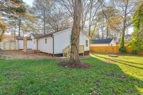 616 Commercial Ave, Atlanta GA 30318-8318 exterior