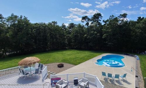 660 Berkeley Ave, Berkeley Township NJ 08721-3703 exterior