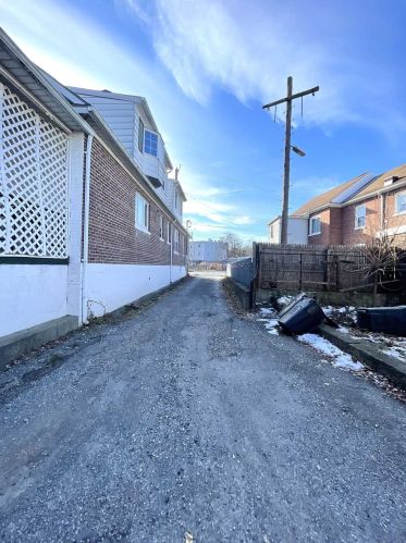 8 Mount Carmel Pl, Poughkeepsie NY  12601-1714 exterior