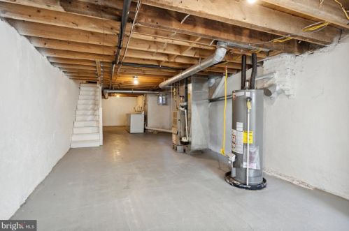 5527 Hazel Ave, Philadelphia PA 19143-1911 exterior