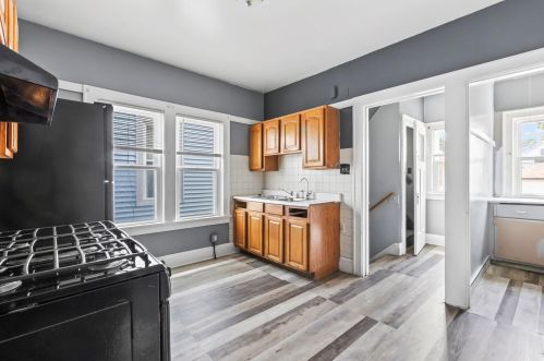 2029 11 St, Milwaukee WI 53204-3827 exterior