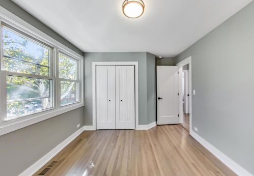 3800 Eddy St, Chicago IL  60618-5014 exterior