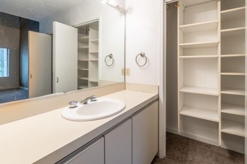 1152 Lynmoor Dr, Atlanta GA 30319-4126 exterior