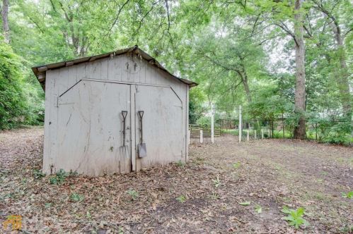 39 Branham St, Atlanta GA 30317-1228 exterior