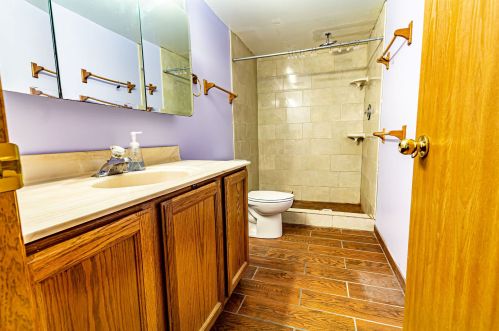 424 Berwick Blvd, Waukegan IL 60085-3408 exterior