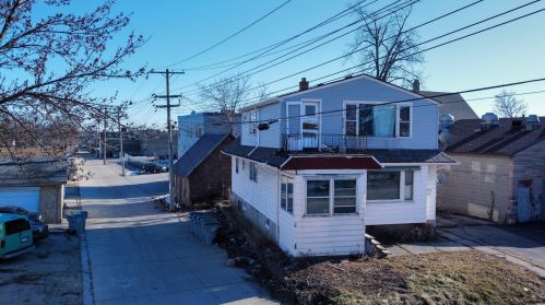 5621 Vance Pl, Milwaukee, WI 53216-1231