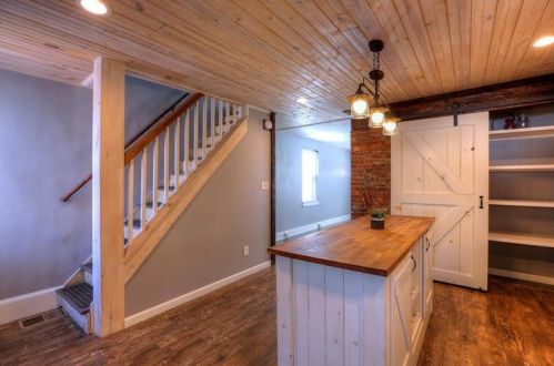 930 Peralta St, Pittsburgh PA 15212-8003 exterior