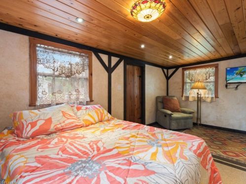 685 12 Ave, Naples FL 34120-6337 exterior