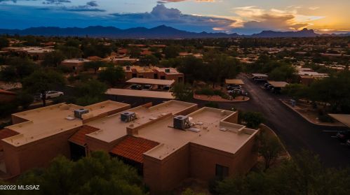 8738 Little Oak Ln, Tucson AZ 85704-0940 exterior