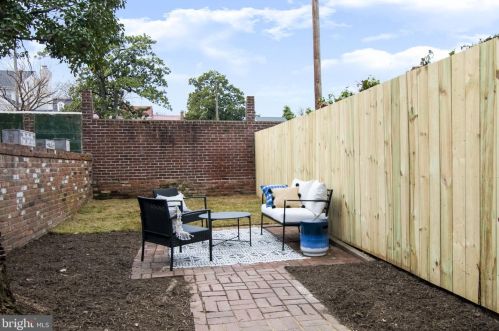 313 Royal St, Alexandria VA  22314-2628 exterior