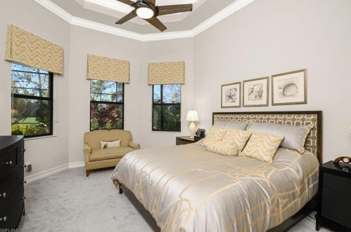 7403 Lantana Cir, Naples FL 34119-9704 exterior