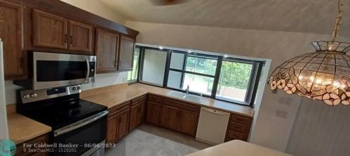 2571 Westmoreland Blvd, Fort Pierce FL  34952-5382 exterior