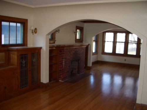 3018 Oakland Ave, Milwaukee, WI 53211-3233