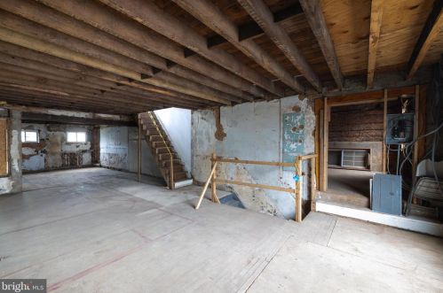 2320 2nd St, Philadelphia PA 19133-3303 exterior