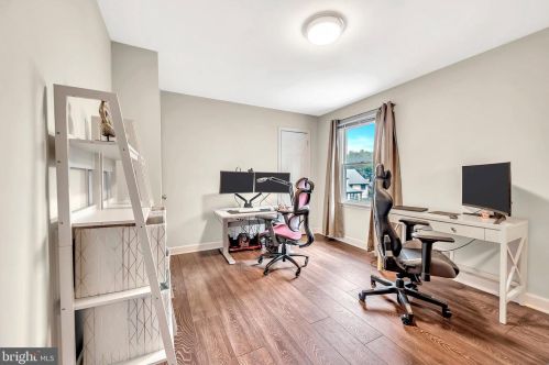 47 Crestwood Dr, Trenton NJ 08690-1936 exterior