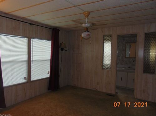 423 Cpe Florida Way, Naples FL 34104-4109 exterior