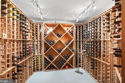 4 Firestone Ct, Princeton NJ exterior