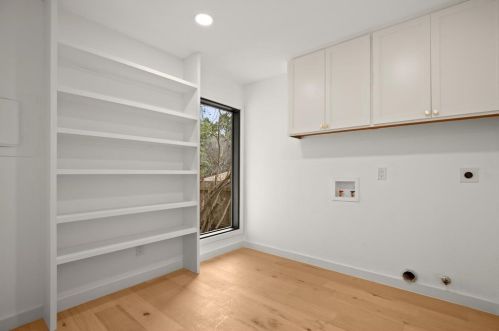 2100 Apricot Gln Dr, Austin TX 78746-7847 exterior