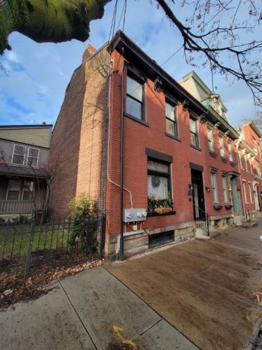 608 Lockhart St, Pittsburgh PA  15212-5606 exterior