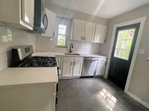 3685 Oakleaf Rd, Pittsburgh PA  15227-4415 exterior