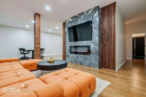 620 Colebrook Ct, Atlanta GA  30327-4710 exterior