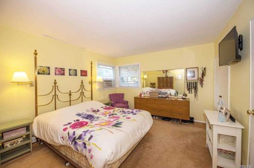 2 Carldon Rd, Commack NY 11725-1611 exterior