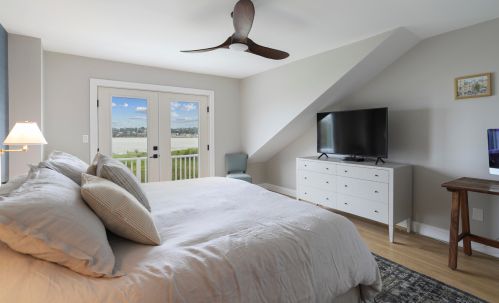 5 Ketch Ln, Quincy MA 02171 exterior