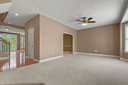 820 Highpointe Cir, Pittsburgh PA 15220-1854 exterior