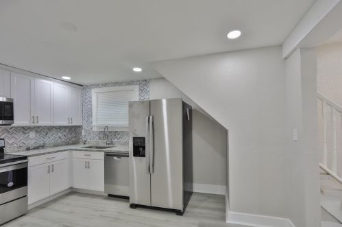 1021 Columbus Dr, Tampa FL 33605-3334 exterior