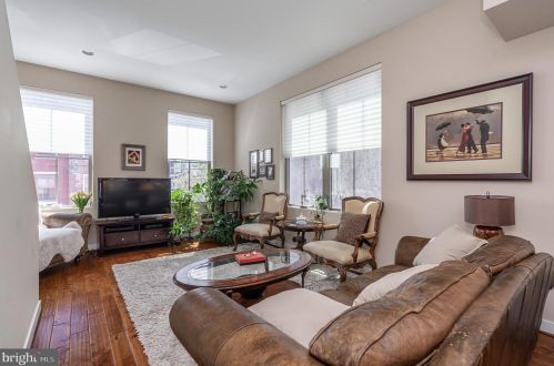 1434 4th St, Philadelphia, PA 19147-5923