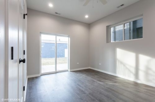 4051 Prairie Ave, Chicago IL  60653-2213 exterior