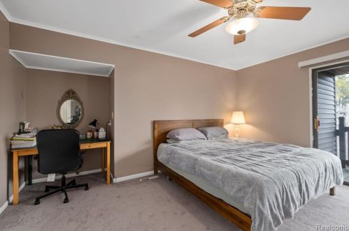 405 Rockwell St, Fenton MI 48430-2341 exterior