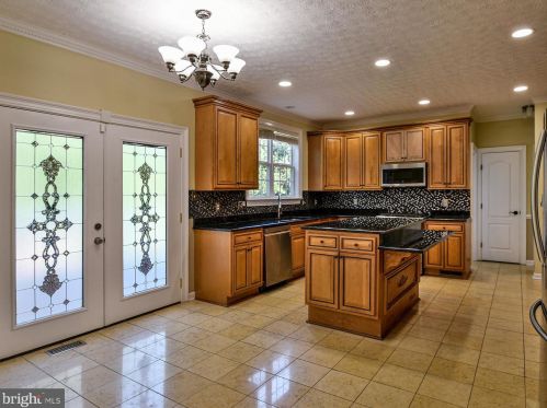 1101 Snider Ln, Silver Spring MD  20905-4135 exterior