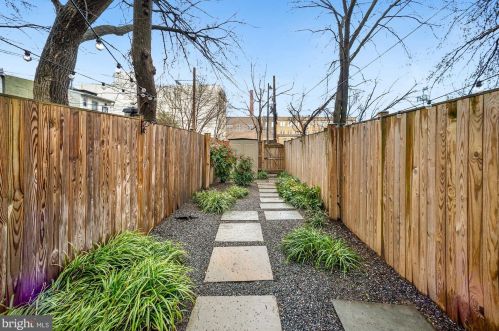 1421 3 St, Washington DC 20001-1960 exterior