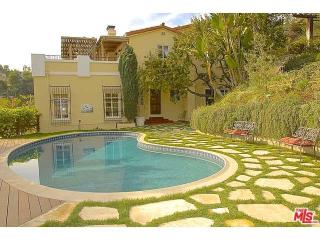 2856 Glendower Ave, Los Angeles CA  90027-1119 exterior