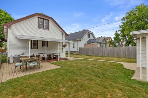 2121 69th St, Milwaukee, WI 53213-1923