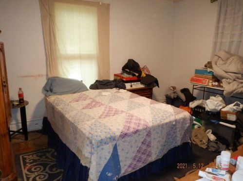 924 Stockbridge Ave, Kalamazoo MI 49001-3810 exterior