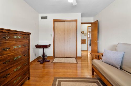 4963 19 St, Milwaukee WI 53209-5760 exterior