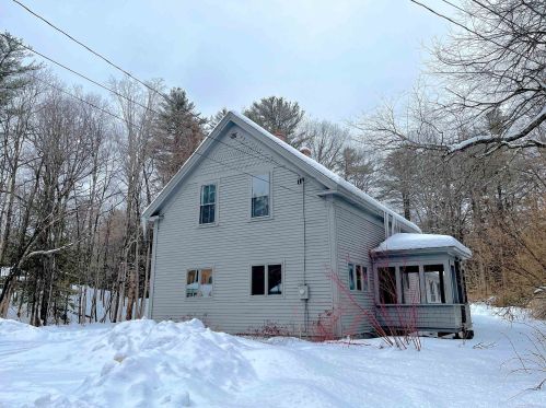 46 Forest St, Wakefield, NH 03872-4311