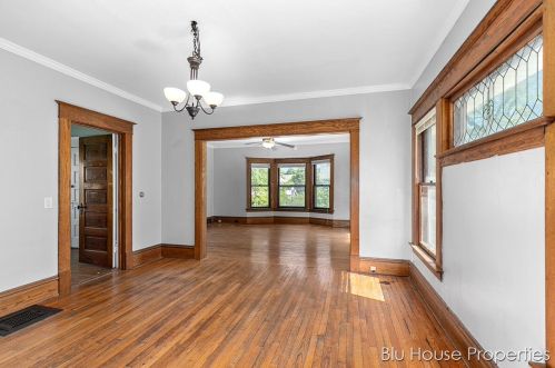 912 Virginia St, Grand Rapids MI 49506-1511 exterior