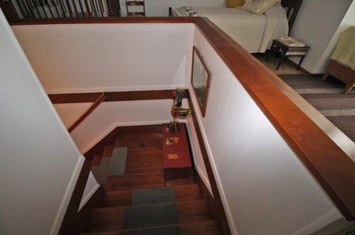 135 Gibbs Ave, Middletown RI 02840-2258 exterior