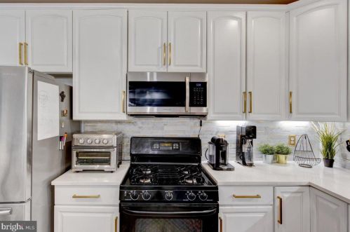 3405 Governors Crest Ct, Alexandria VA  22310-2337 exterior